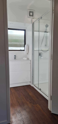 Bathroom 4, Alpine Chalets, Ruapehu