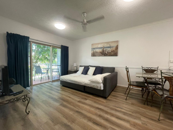 Bedroom 3, Cairns Beach Resort, Cairns