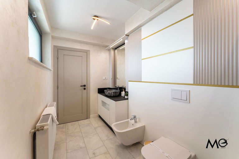 Bathroom 4, MoHost Valcom - Luxury Skyline Penthouse, Brasov