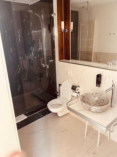 Bathroom 3, Waren Muritz Hotel Harmonie, Mecklenburgische Seenplatte