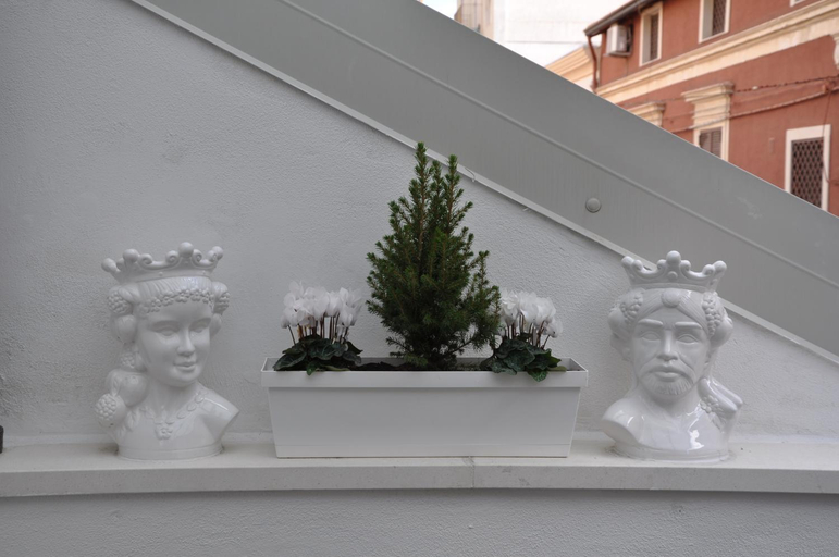 Others 5, OLTREMARE holiday home, Catania