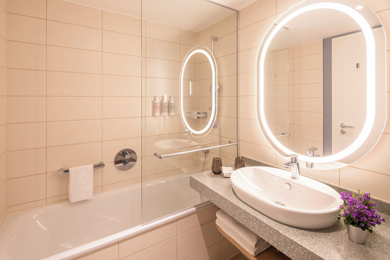 Bathroom 4, Capri by Fraser Leipzig, Leipzig