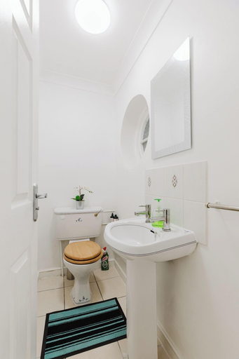 Bathroom 4, 3BR Tower Bridge Parking WiFi, London