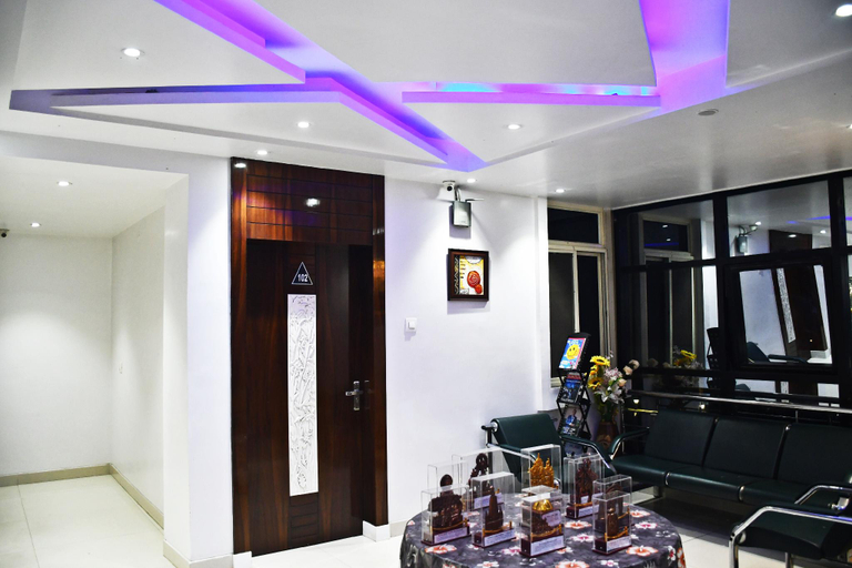 Food & Drinks 5, Frontline Residency, Patna