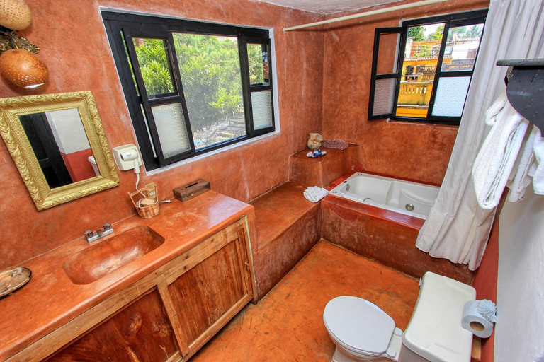 Bathroom 4, Hotel Na Bolom, San Cristóbal de las Casas
