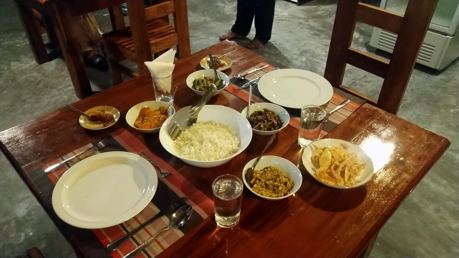 Food & Drinks 5, Pinnacle Safari Resort, Embilipitiya