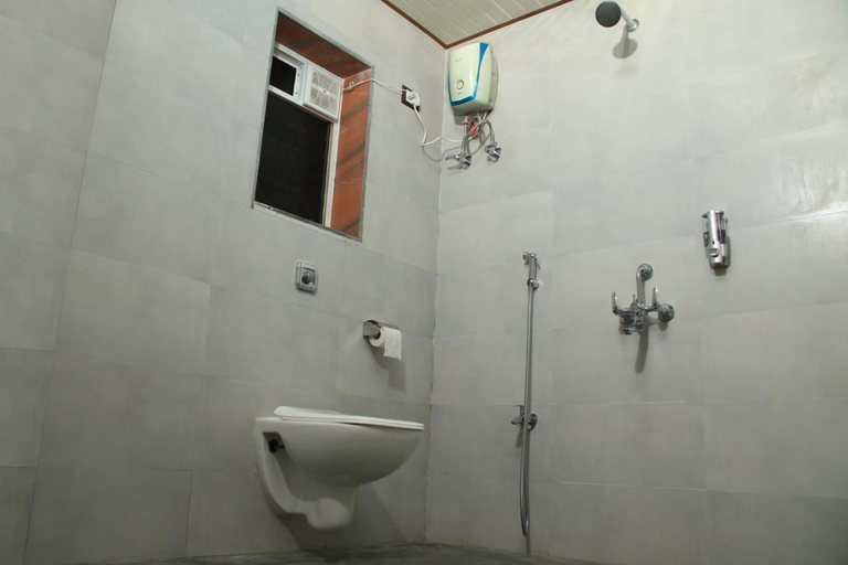 Bathroom 3, Privy Stays- Bherse Villa, Raigarh