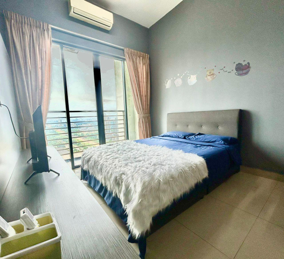 Bedroom 2, Modern Soho in Dpulze , fit 4pax, Netflix provided, Sepang