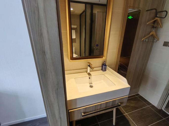 Bathroom 3, Hanting Premium Hotel Nanjing Xianlin University Town Wencheng Road, Nanjing