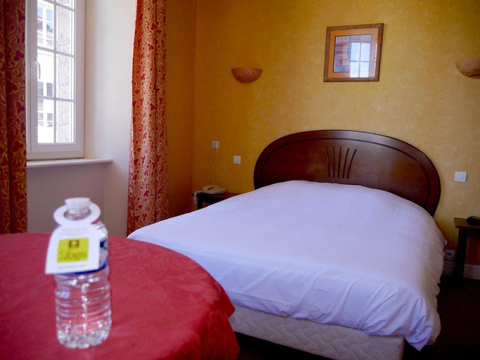 Bedroom 2, Logis Hotel du Commerce, Côtes-d'Armor
