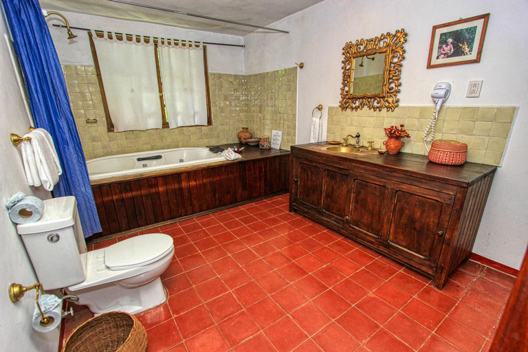 Bathroom 4, Hotel Na Bolom, San Cristóbal de las Casas