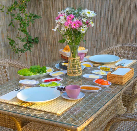 Food & Drinks 5, Collesium Garden, Antalya