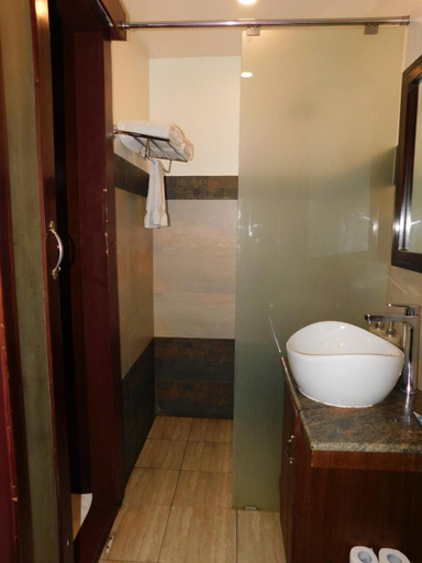 Bathroom 3, Xandari Riverscapes Houseboats, Alappuzha