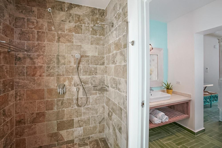 Bathroom 5, Boardwalk Boutique Hotel Aruba - Adults Only