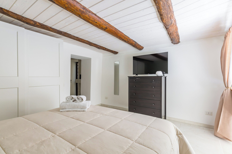 Room 3, Umberto's Nest at Toledo, Napoli