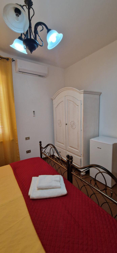 Bedroom 2, Hotel Mondial 2, Cagliari