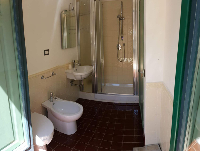 Bathroom 2, Terrazza Spinola, Palermo