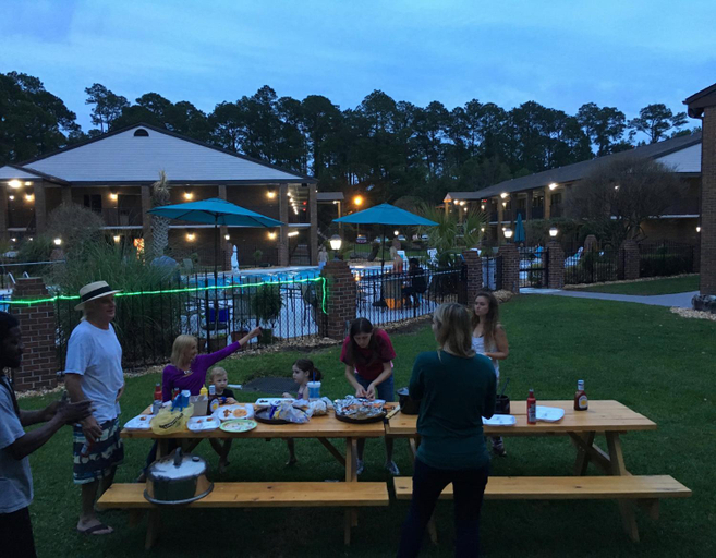 Food & Drinks 5, At Home Inn & Suites, Escambia