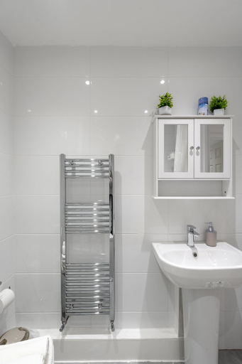 4, Beautiful Flat Near Central London - Entire Flat - Equipped Kitchen - Private Bathroom, London
