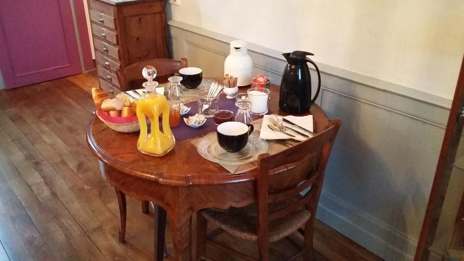 Others 4, Les Belles de Mai guesthouse, Manche