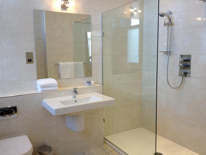 Bathroom 5, Ascot House, York