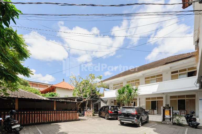Exterior & Views 2, Pulau Bali Hotel Denpasar Mitra RedDoorz, Denpasar