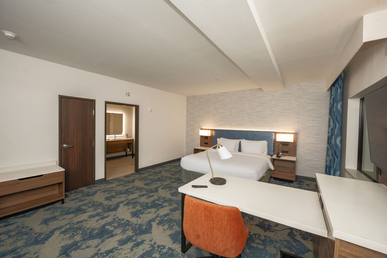 Bedroom 3, Hampton Inn & Suites Irving Hwy 183, Irving