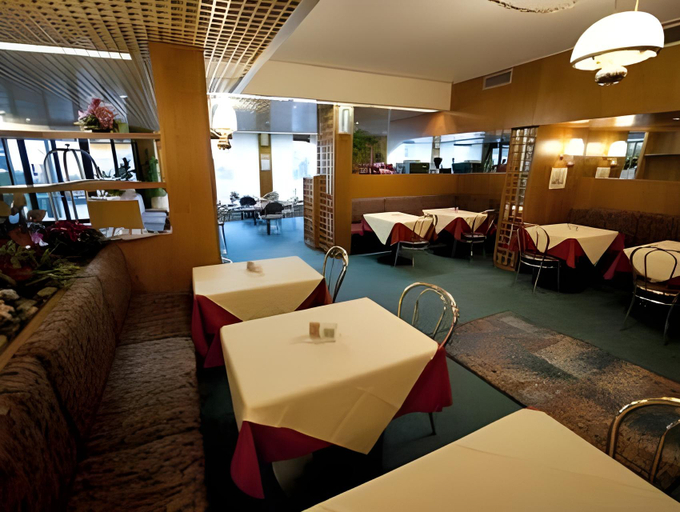 Food & Drinks 3, Plaza, Pavia
