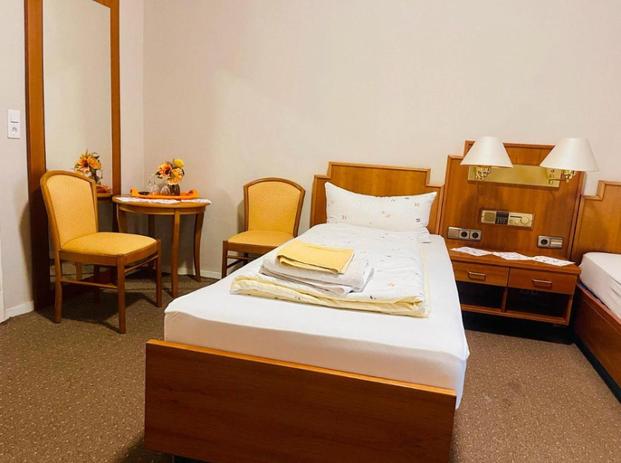 Bedroom 4, Pension De Lux Augsburg, Augsburg