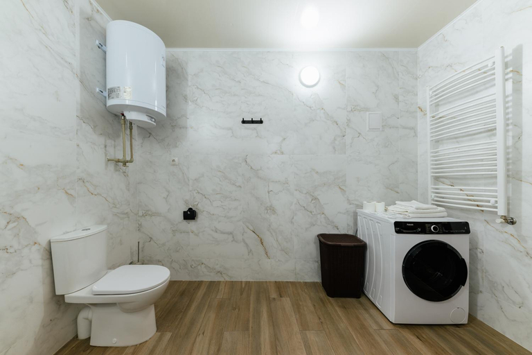 Bathroom 2, EVURI Apartments Uzhorod, Uzhhorods'ka