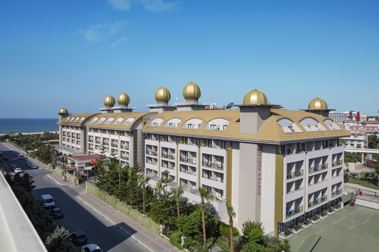 Exterior & Views