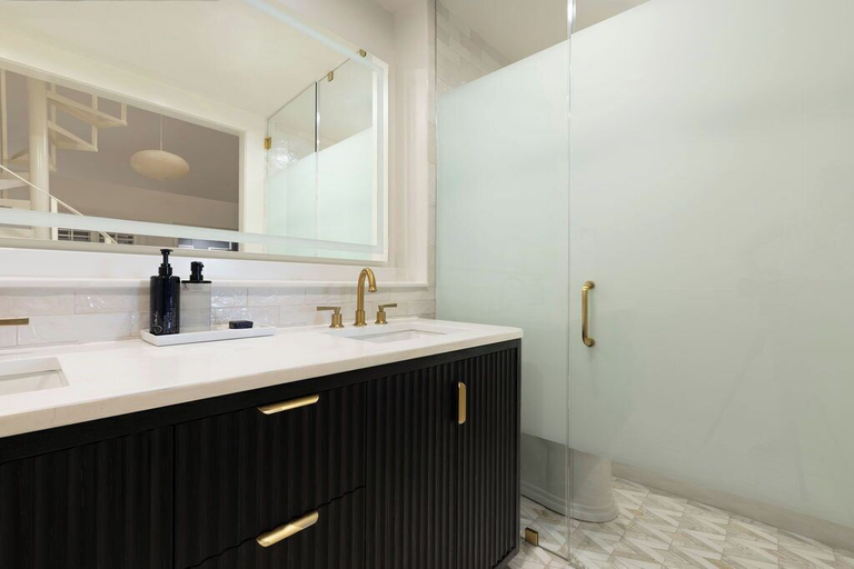 Bathroom 4, Garden District Hotel, Orleans