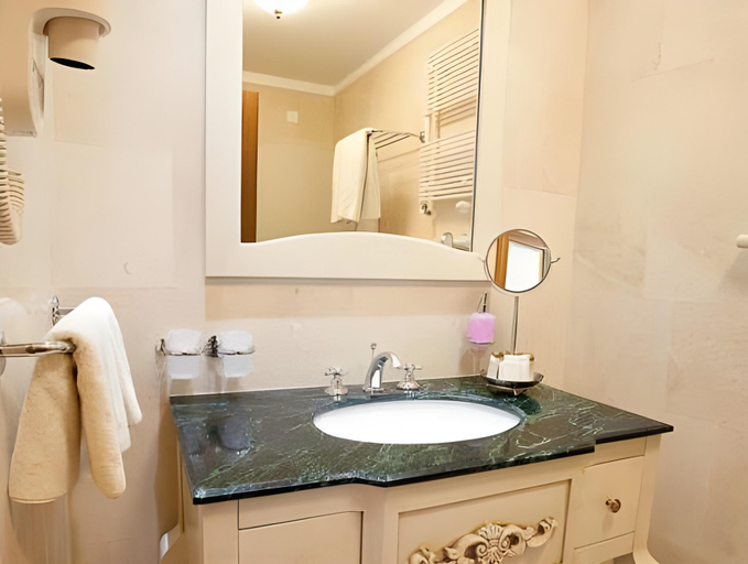 Bathroom 4, Hotel Admiral Skofije, Trieste