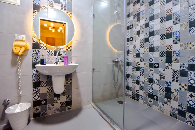 Bathroom 2, Solima pyramids, Unorganized in Al Jizah