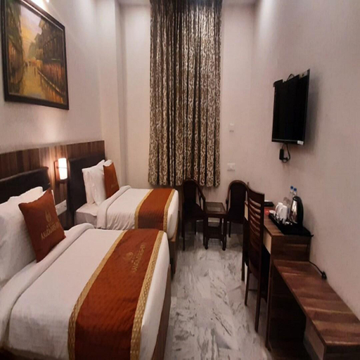 Super Townhouse Kankarbagh Formerly Kunwar Alcajars, Patna