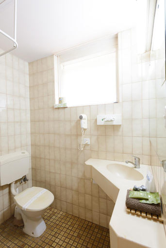 Bathroom 4, Hospitality Port Hedland, Port Hedland