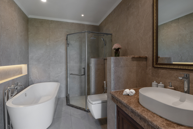 Bathroom 5, Anik Palace Hotel, Phnom Penh