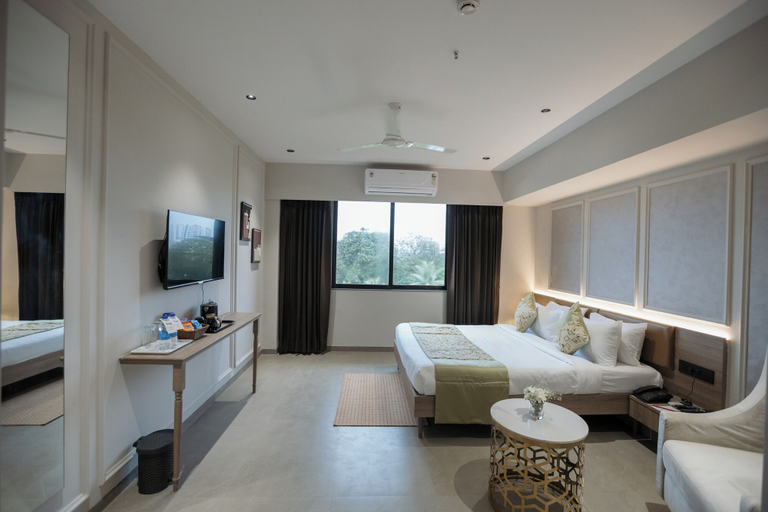 Bedroom 3, Biznotel by Pride Surat, Surat