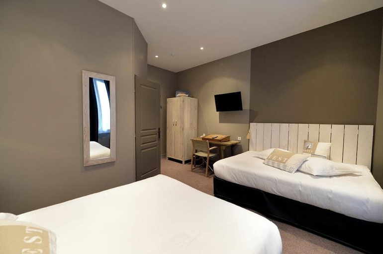 Bedroom 2, France Hotel, Deux-Sèvres