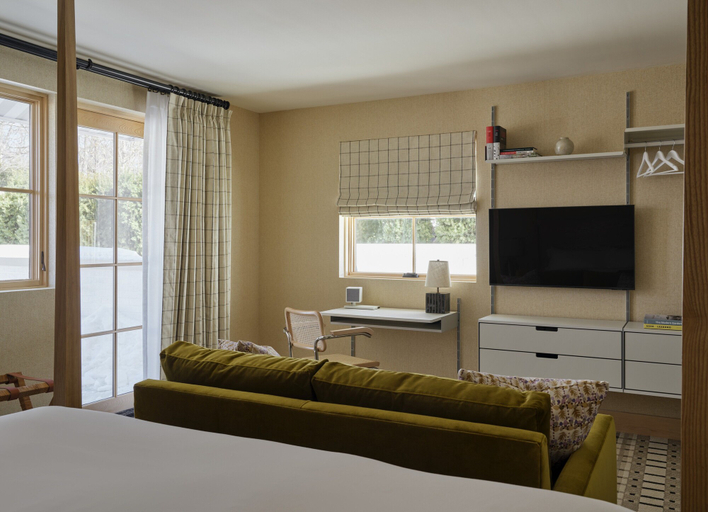 Room 3, Belden House & Mews, Litchfield
