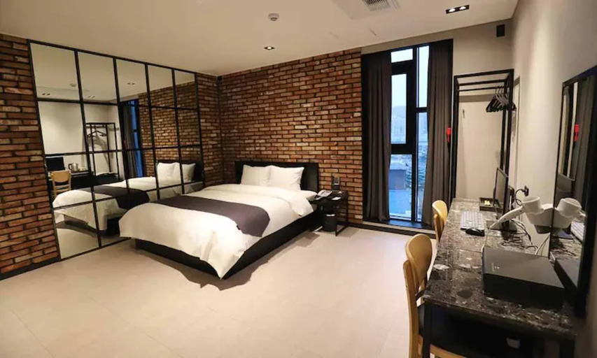 Bedroom 3, Dongducheon Hotel the Grey, Dongducheon