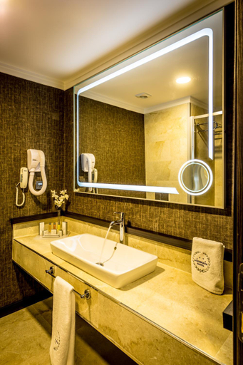 Bathroom 3, Lozengrad Hotel, Merkez