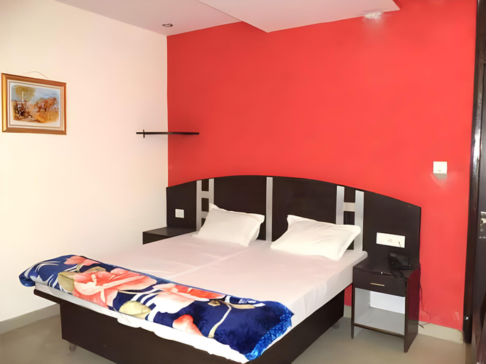 Bedroom 2, Hotel Surya Plaza, Delhi