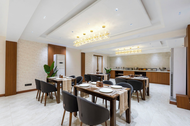 Food & Drinks 5, Treebo Premium Taara, Chennai