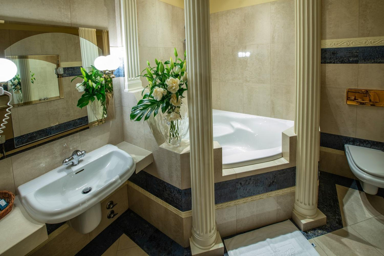 Bathroom 4, Hotel Royal, Gliwice City