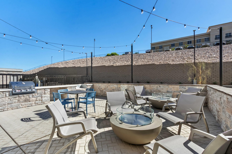 Food & Drinks 5, Everhome Suites Yuma East I-8 by Choice Hotels, Yuma