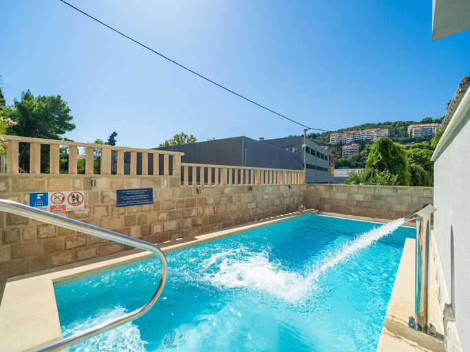 Sport & Beauty 2, Apartments Aura - Comfort Studio Apartment 2 with shared swimming pool, Dubrovnik