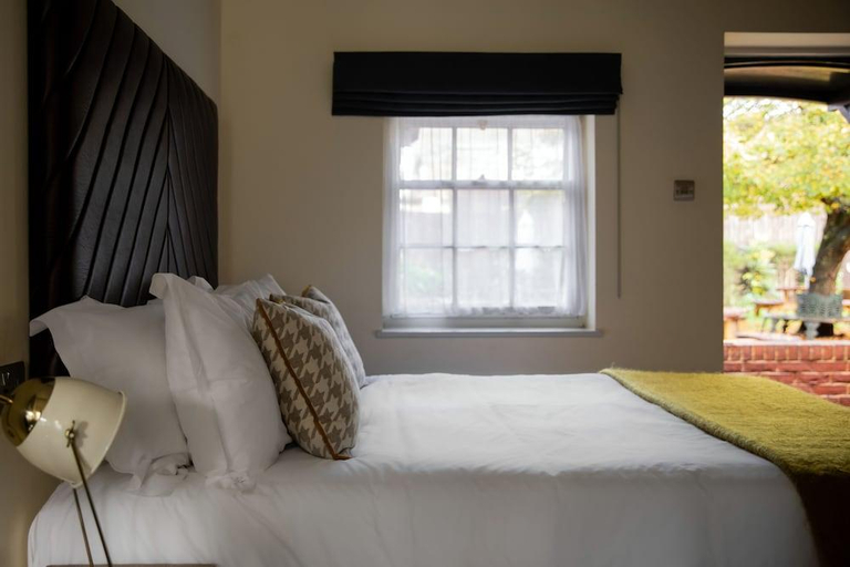 Bedroom 2, The Huntsman of Brockenhurst, Hampshire