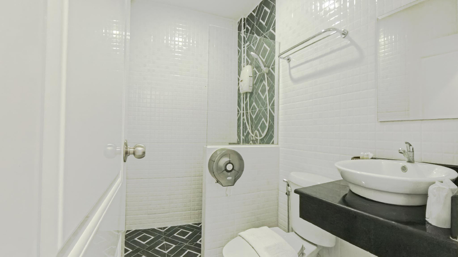 Bathroom 4, Gusto House, Muang Chiang Mai