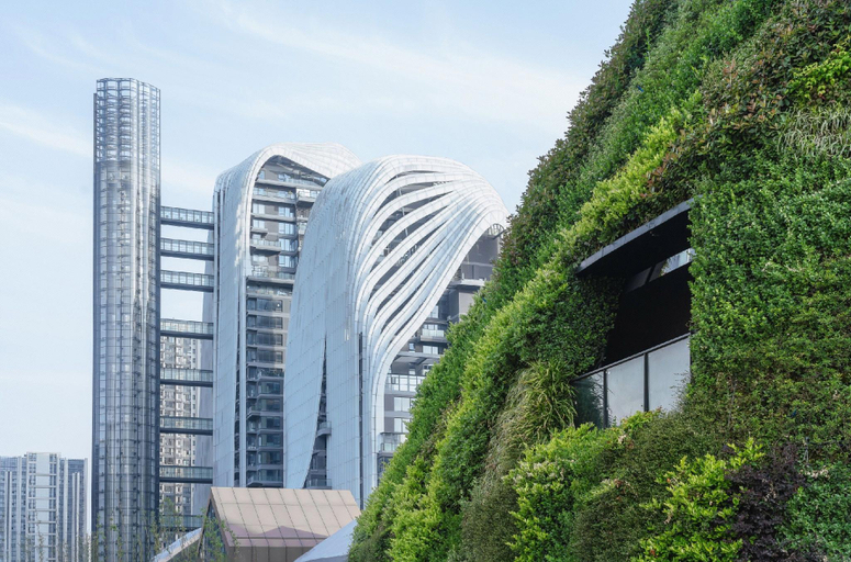 Exterior & Views